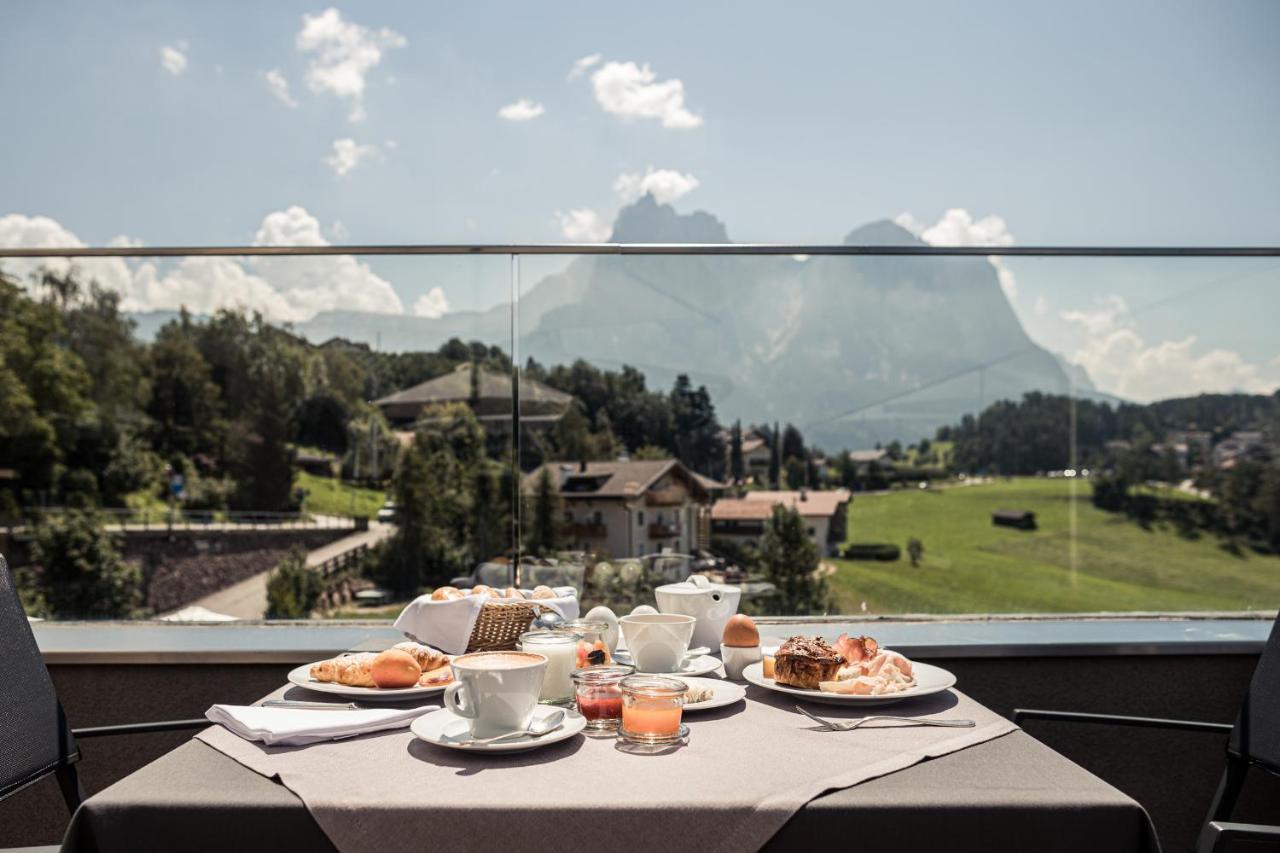 Hotel Alpenflora كاستيلِروتّو المظهر الخارجي الصورة