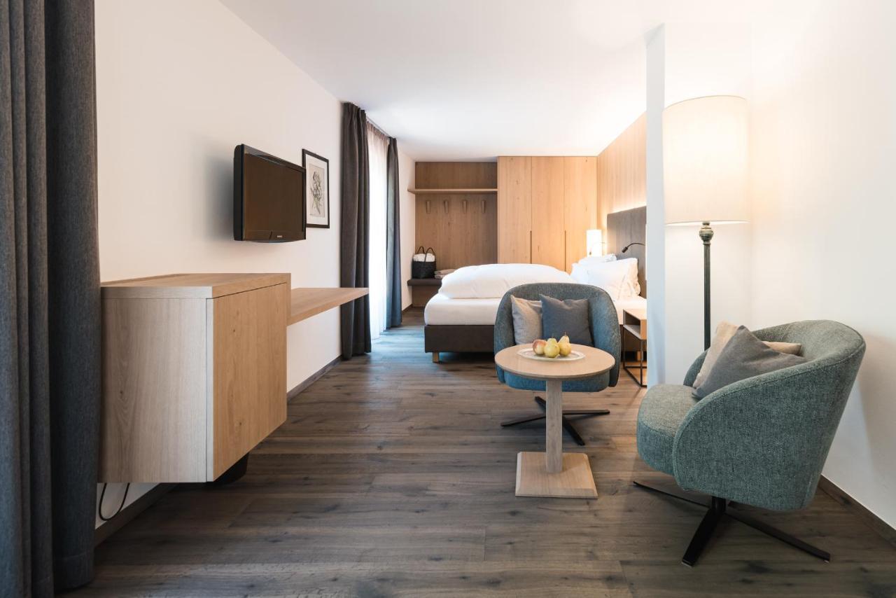 Hotel Alpenflora كاستيلِروتّو المظهر الخارجي الصورة