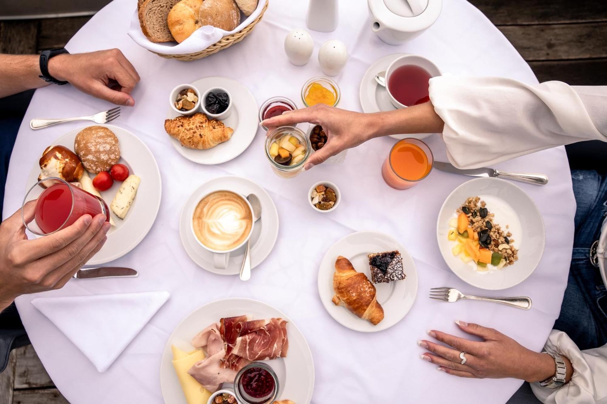 Hotel Alpenflora كاستيلِروتّو المظهر الخارجي الصورة