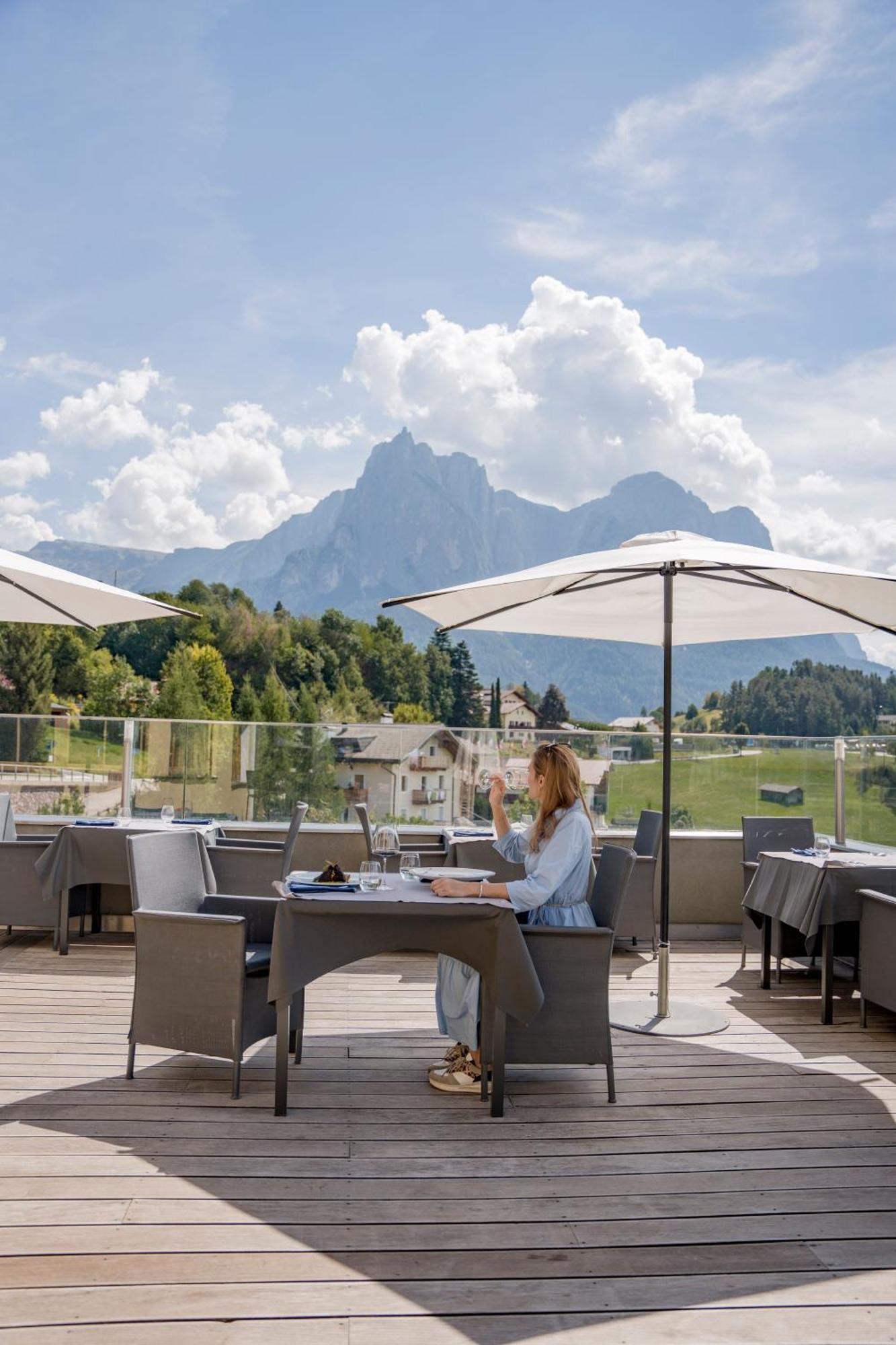 Hotel Alpenflora كاستيلِروتّو المظهر الخارجي الصورة