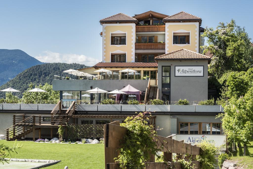 Hotel Alpenflora كاستيلِروتّو المظهر الخارجي الصورة