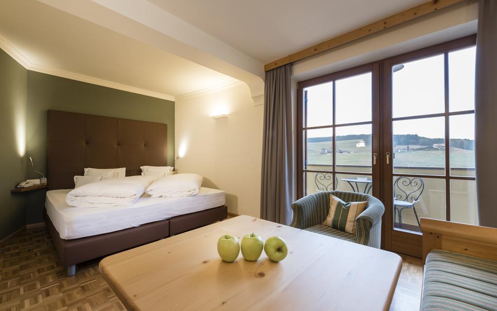 Hotel Alpenflora كاستيلِروتّو المظهر الخارجي الصورة